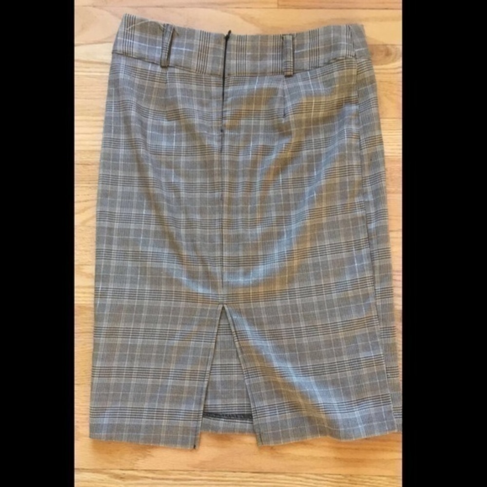 Plaid skirt - Picture 3 of 3